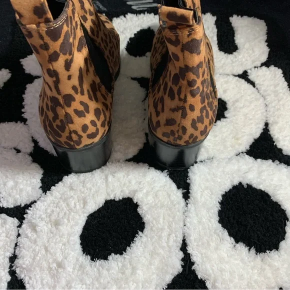 A New Day- Leopard-Print Chelsea Ankle Boots in Brown/Black - Picture 4 of 7